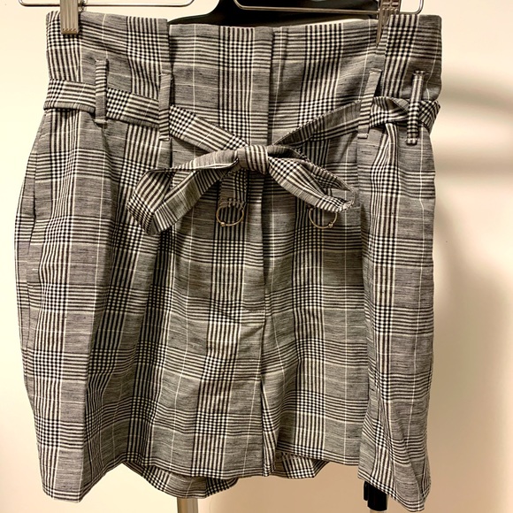 Sienna Belted Paperbag Short - Picture 2 of 5